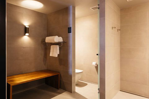 Macq 01 Hotel - Holiday Find 2