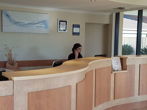 Best Western Chaffey Intl Motor Inn - Holiday Find 1