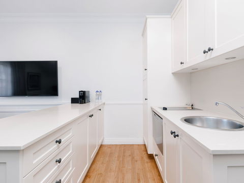 Grand Mercure The Hills Lodge - Holiday Find 11