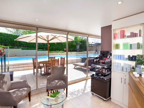 Grand Mercure The Hills Lodge - Holiday Find 14