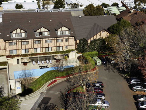 Grand Mercure The Hills Lodge - Holiday Find 17