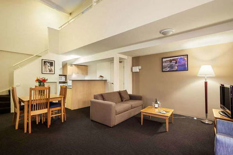 APX Apartments Parramatta - Holiday Find 5