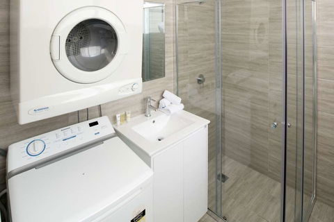 APX Apartments Parramatta - Holiday Find 7