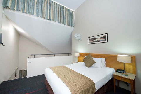 APX Apartments Parramatta - Holiday Find 8