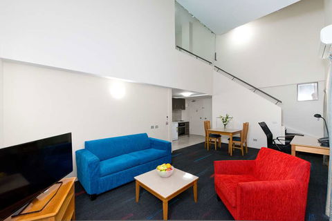 APX Apartments Parramatta - Holiday Find 13