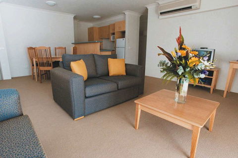APX Apartments Parramatta - Holiday Find 16