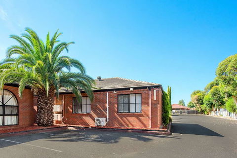 Comfort Inn Dandenong - Holiday Find 1