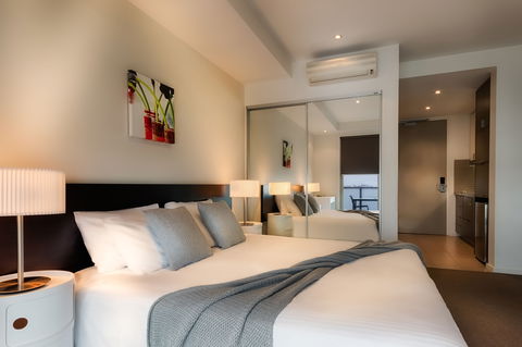 Caroline Serviced Apartments - Holiday Find 5