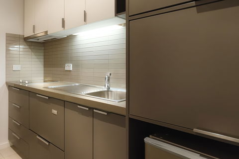 Caroline Serviced Apartments - Holiday Find 7