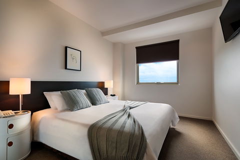 Caroline Serviced Apartments - Holiday Find 12