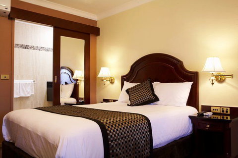 Albury Georgian - Holiday Find 2