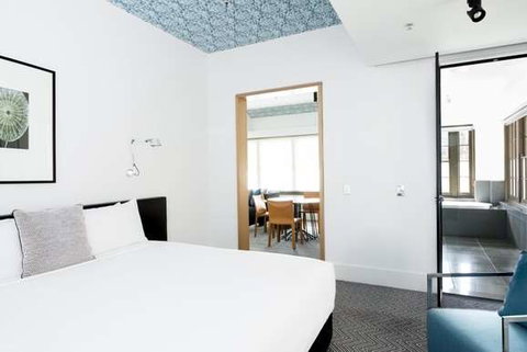 Peppers Gallery Hotel, Canberra - Holiday Find 12