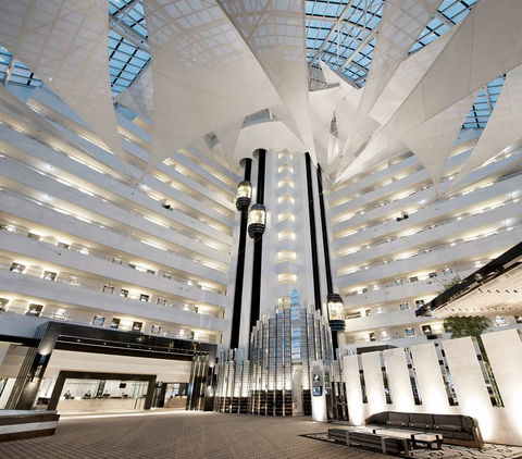 Crown Metropol Perth - Holiday Find 1