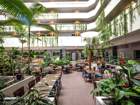 Novotel Darwin Atrium - Holiday Find 12