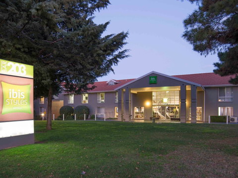 Ibis Styles Canberra - Holiday Find 1