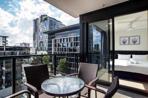 Arise Atlas - Holiday Find 1