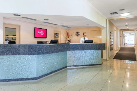 Best Western Plus Garden City Hotel - Holiday Find 0