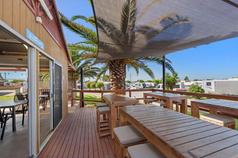Discovery Parks Adelaide Beachfront - Holiday Find 1