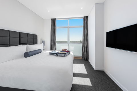 Meriton Suites Chatswood - Holiday Find 0