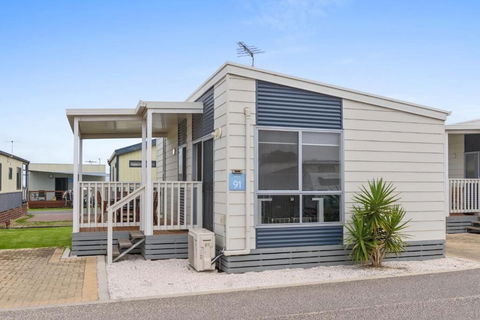 Discovery Parks Adelaide Beachfront - Holiday Find 2