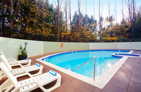 Crowne Plaza Canberra - Holiday Find 7