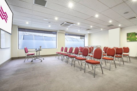 Crowne Plaza Canberra - Holiday Find 9