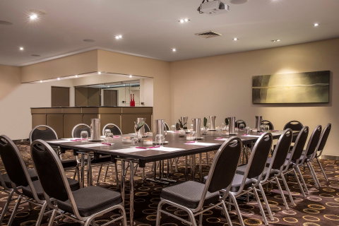 Crowne Plaza Canberra - Holiday Find 10