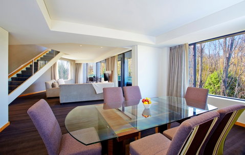 Crowne Plaza Canberra - Holiday Find 13