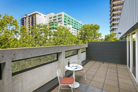 Quest Canberra City Walk - Holiday Find 3