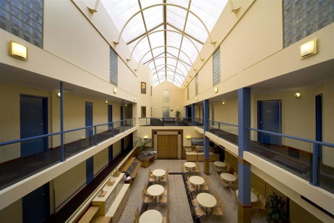 Capital Executive Apt Hotel Canberra - Holiday Find 1