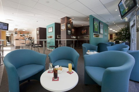 Pacific Suites Canberra - Holiday Find 3
