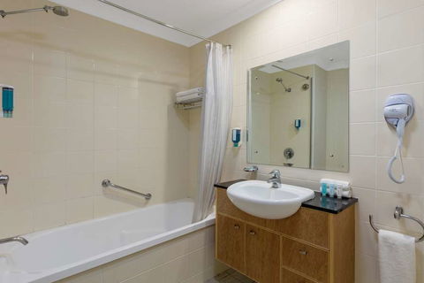 Nesuto Canberra Apartment Hotel - Holiday Find 3