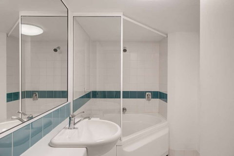 Adina Serviced Apartments James Court - Holiday Find 11