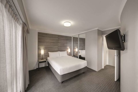 Adina Serviced Apartments James Court - Holiday Find 13