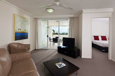 Cairns Central Plaza Apartment - Holiday Find 1