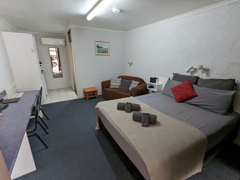 Abajaz Motor Inn - Holiday Find 0