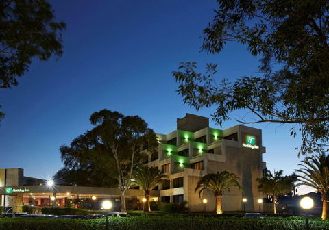 Holiday Inn Warwick Farm - Holiday Find 1