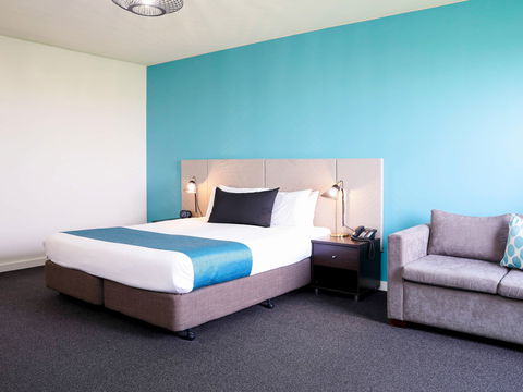 Mantra Melbourne Melton - Holiday Find 2
