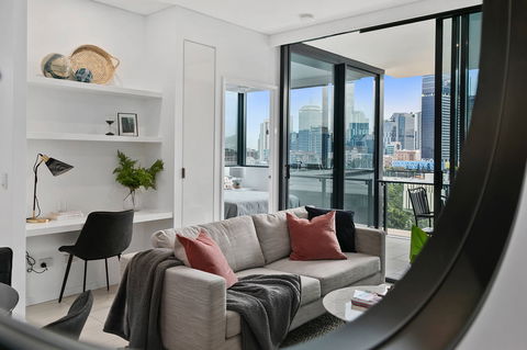 Arise On Hope Street - Holiday Find 1