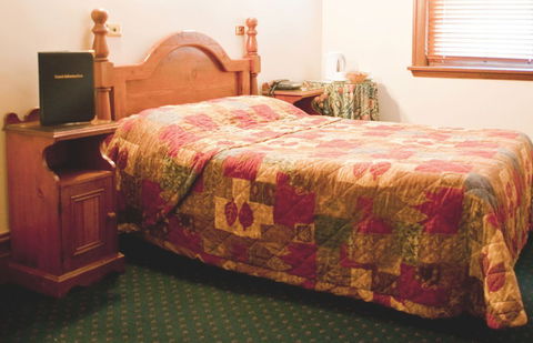 O'Malleys Hotel - Holiday Find 1