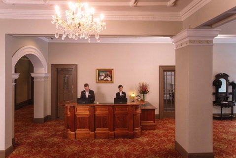Hadley's Orient Hotel - Holiday Find 1