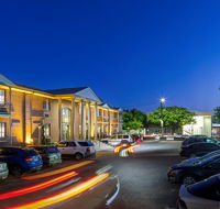 Adelaide Inn - Holiday Find