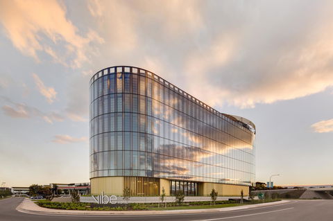 Vibe Hotel Canberra - Holiday Find 0