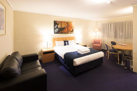 Ibis Styles Canberra - Holiday Find 3