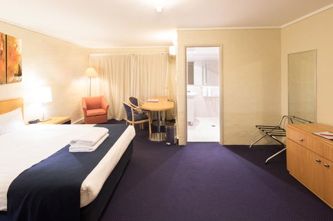 Ibis Styles Canberra - Holiday Find 1