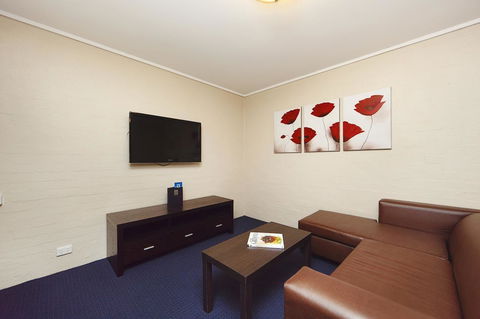 Ibis Styles Canberra - Holiday Find 13