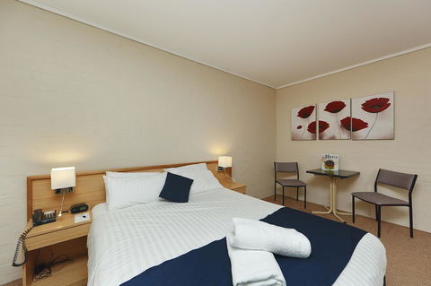Ibis Styles Canberra - Holiday Find 42