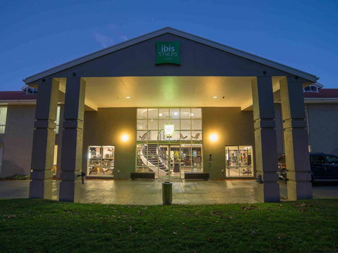 Ibis Styles Canberra - Holiday Find 0