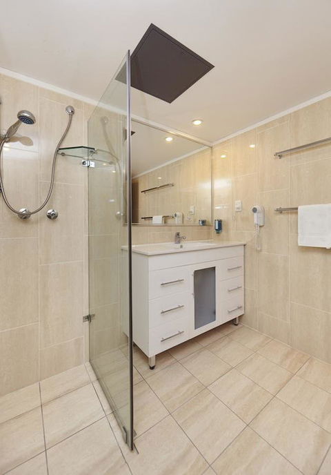 Ibis Styles Canberra - Holiday Find 19
