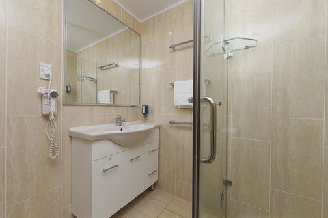 Ibis Styles Canberra - Holiday Find 11
